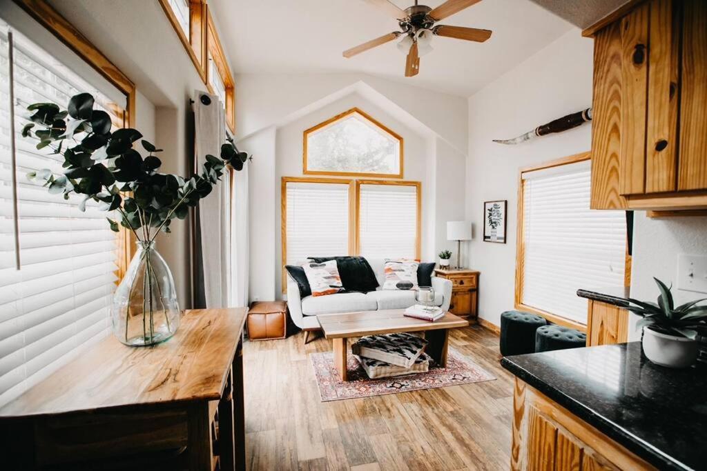 The Longhorn Cabin - Cabins At Rim Rock Austin Exterior foto